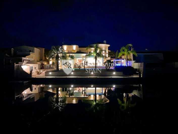 Image No.141-5 Bed Villa for sale