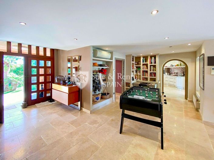 Image No.20-5 Bed Villa for sale