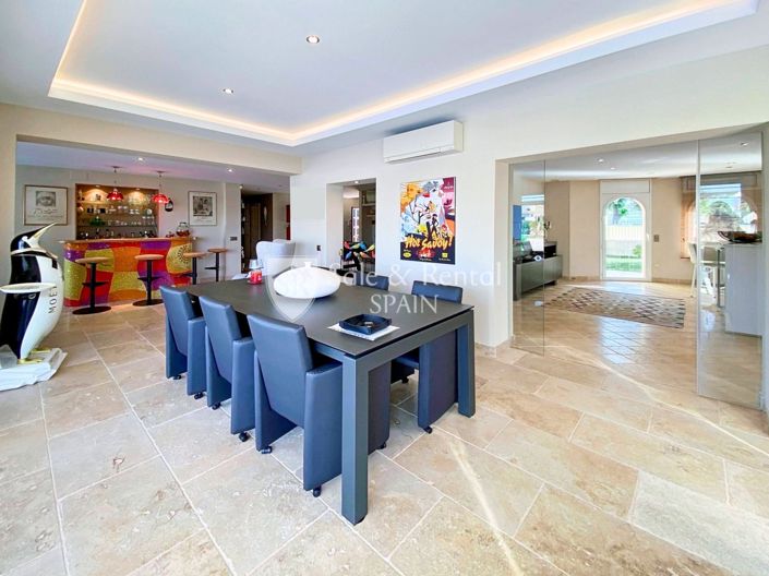 Image No.42-5 Bed Villa for sale