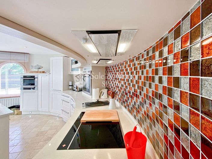 Image No.51-5 Bed Villa for sale