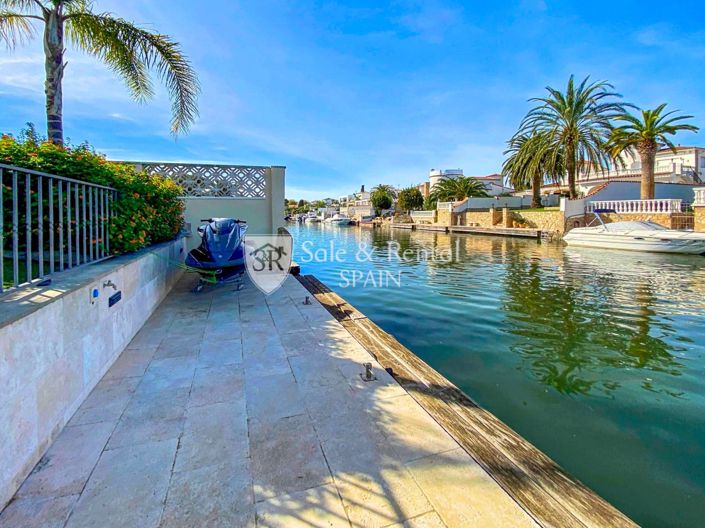 Image No.60-5 Bed Villa for sale