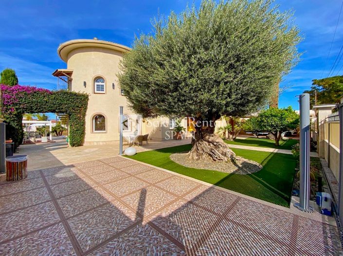 Image No.83-5 Bed Villa for sale