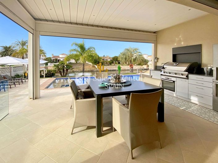 Image No.9-5 Bed Villa for sale