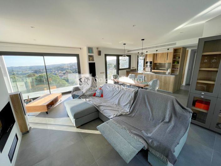 Image No.6-4 Bed Villa for sale