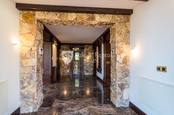 Image No.10-4 Bed Villa for sale