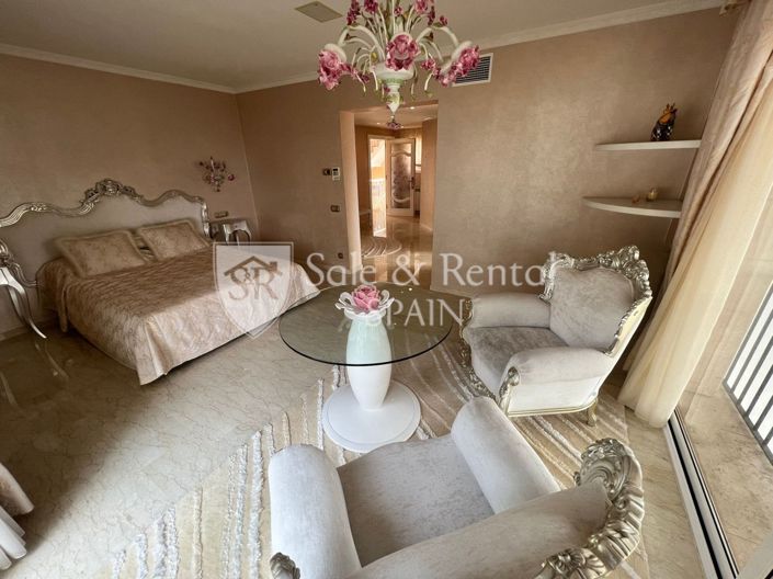 Image No.14-10 Bed Villa for sale