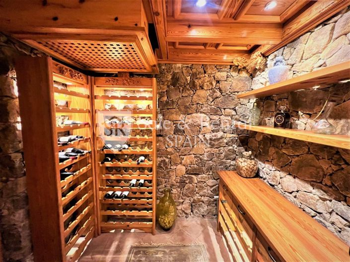 Image No.25-10 Bed Villa for sale