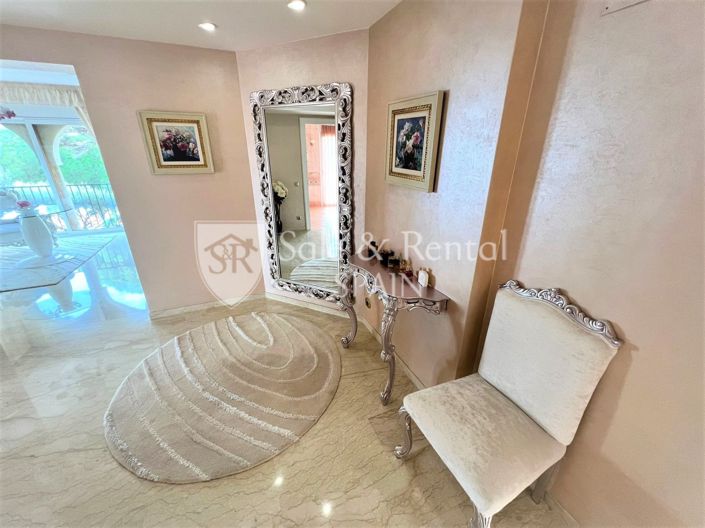 Image No.28-10 Bed Villa for sale