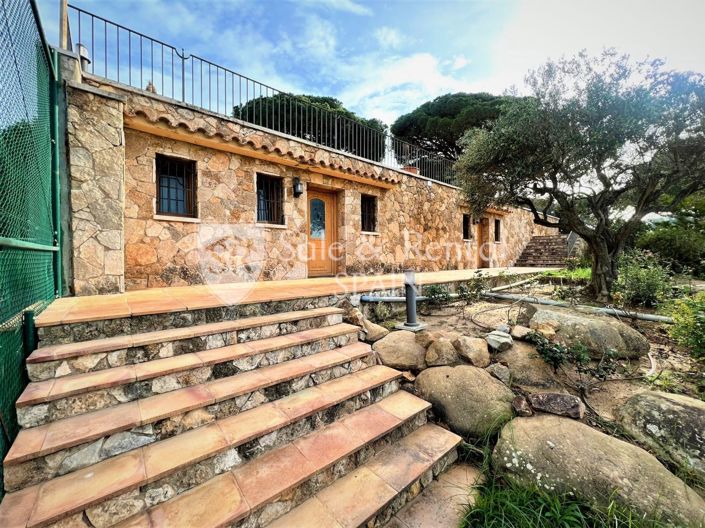 Image No.53-10 Bed Villa for sale