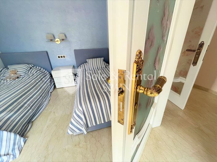 Image No.88-10 Bed Villa for sale