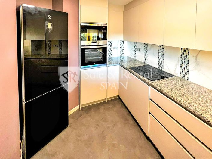 Image No.10-3 Bed Flat for sale