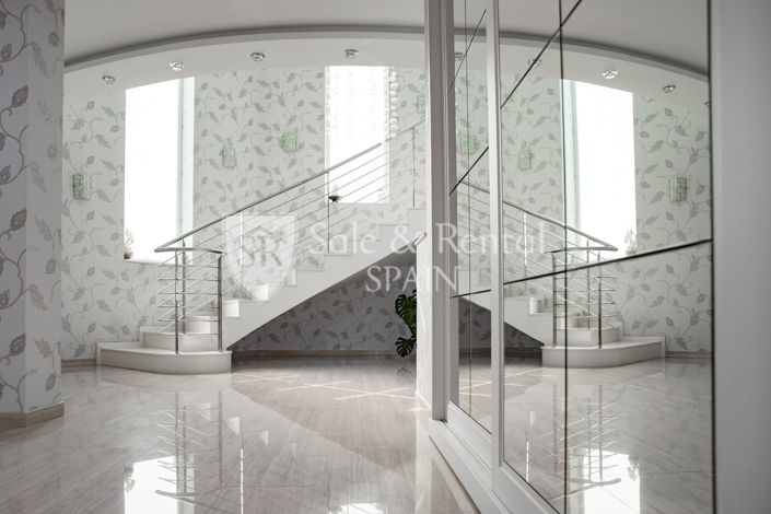 Image No.26-5 Bed Villa for sale