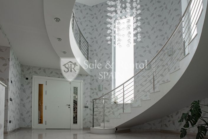 Image No.28-5 Bed Villa for sale