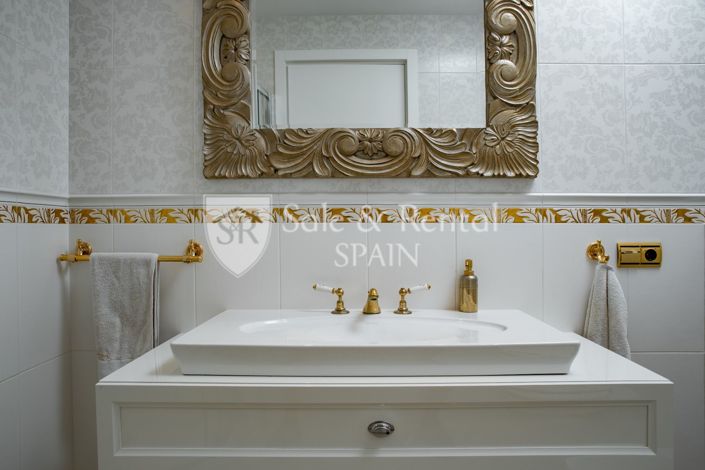 Image No.34-5 Bed Villa for sale