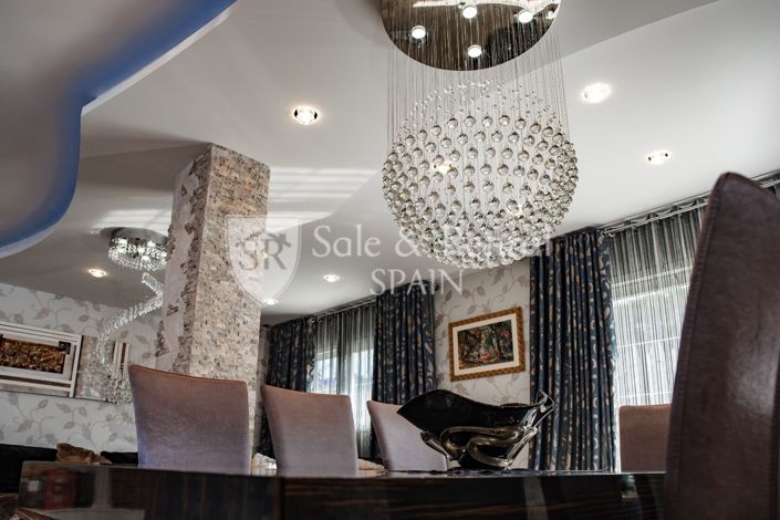 Image No.5-5 Bed Villa for sale