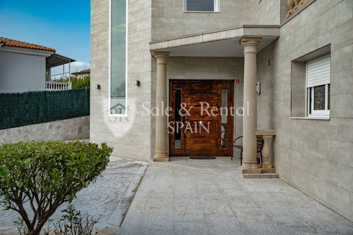 Image No.72-5 Bed Villa for sale