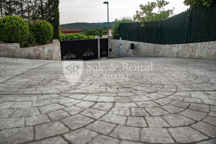 Image No.74-5 Bed Villa for sale