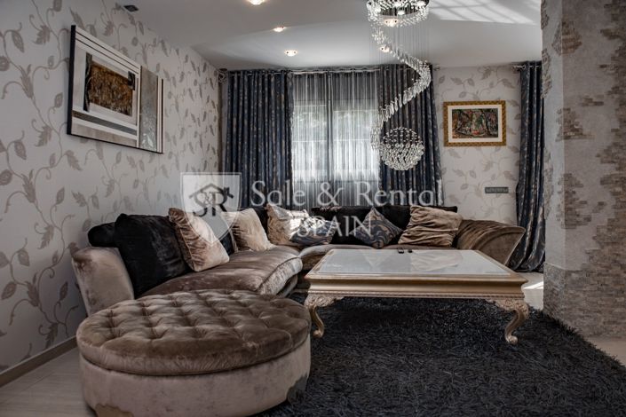 Image No.9-5 Bed Villa for sale