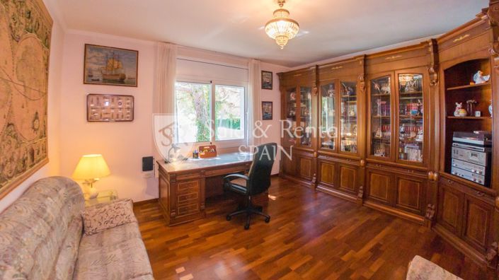 Image No.16-6 Bed Villa for sale