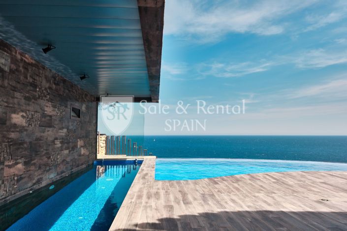 Image No.2-5 Bed Villa for sale