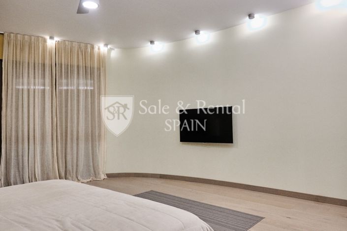 Image No.28-5 Bed Villa for sale