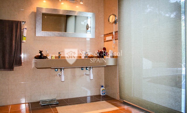 Image No.15-4 Bed Villa for sale