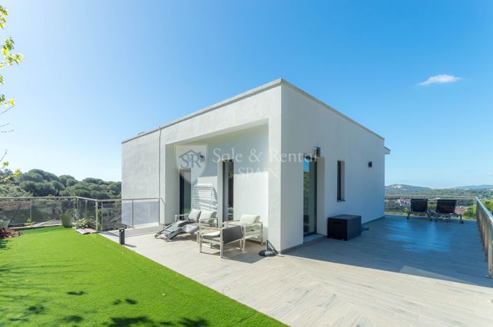 Image No.30-4 Bed Villa for sale