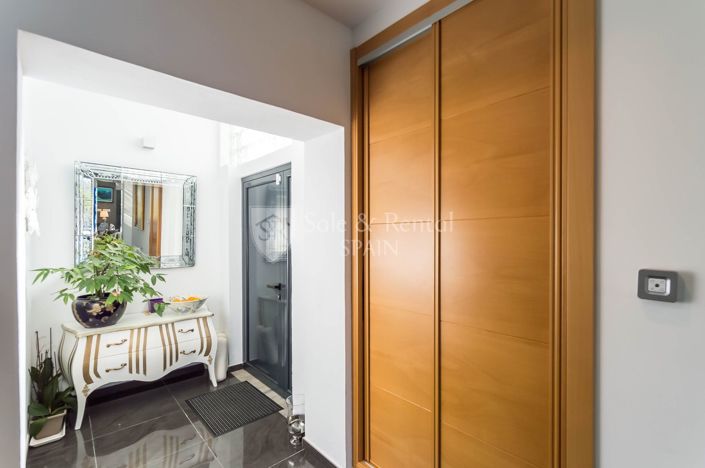 Image No.4-4 Bed Villa for sale