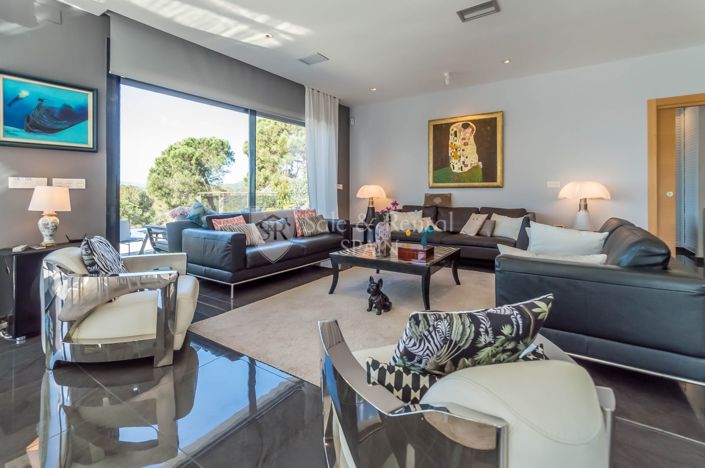 Image No.6-4 Bed Villa for sale