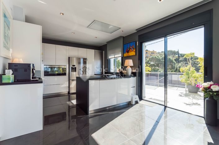 Image No.9-4 Bed Villa for sale