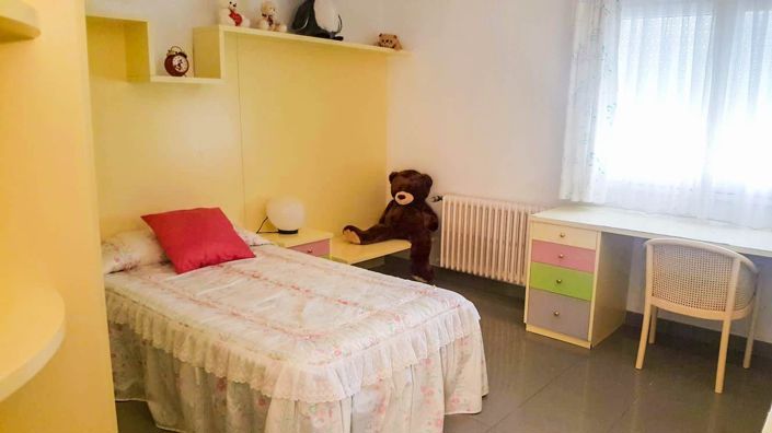 Image No.12-8 Bed Villa for sale