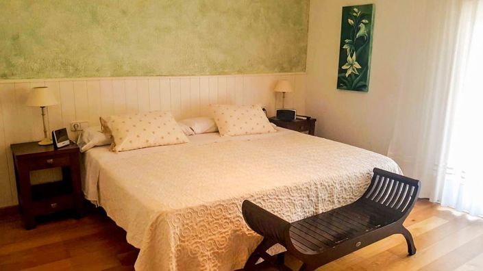 Image No.13-8 Bed Villa for sale