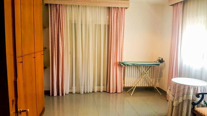 Image No.25-8 Bed Villa for sale