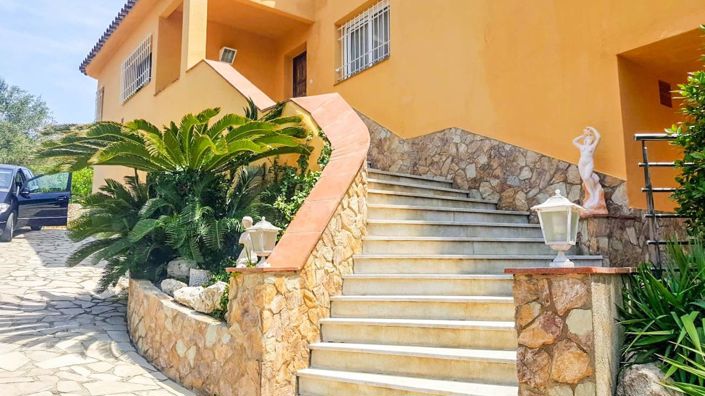 Image No.29-8 Bed Villa for sale