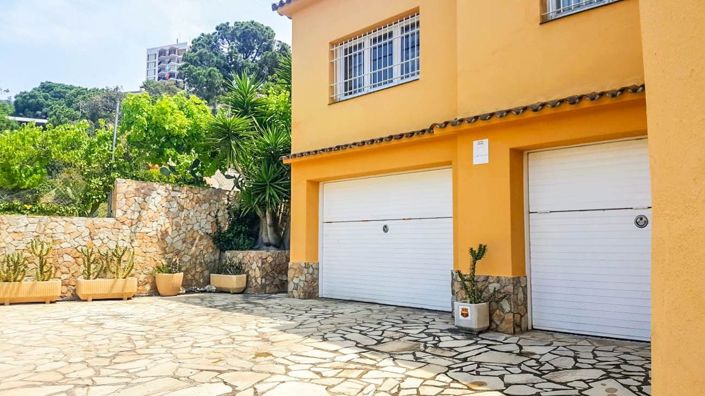 Image No.34-8 Bed Villa for sale