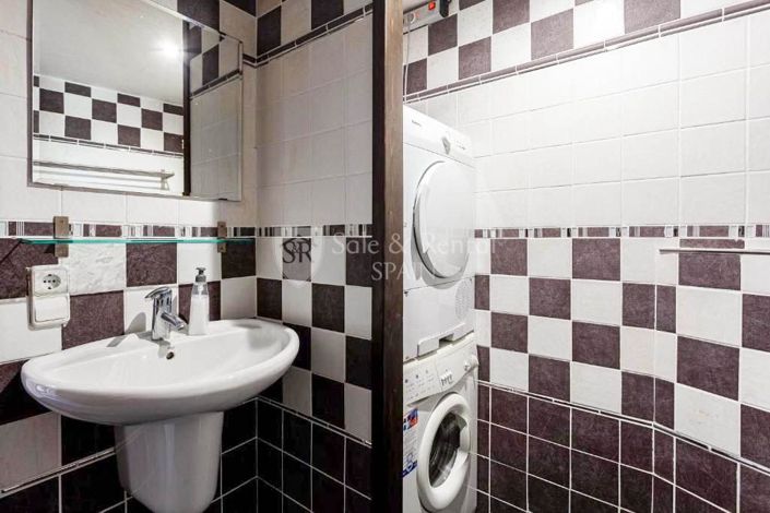 Image No.11-3 Bed Flat for sale