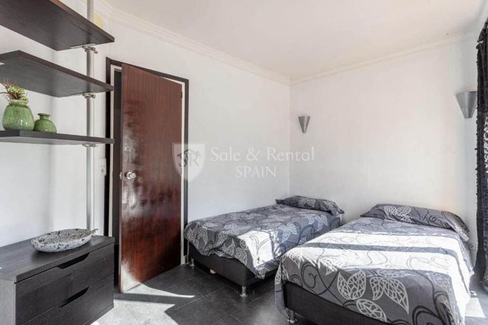 Image No.14-3 Bed Flat for sale