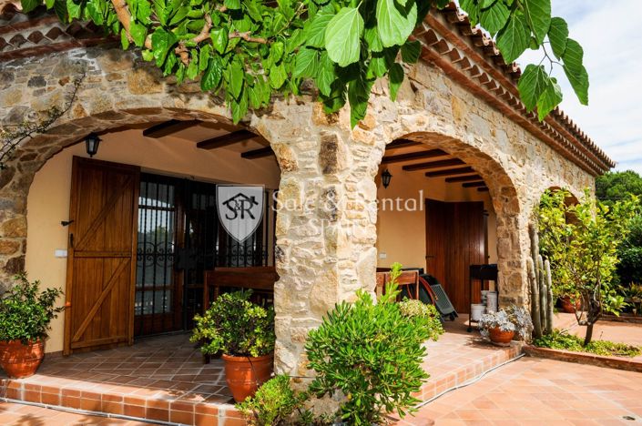Image No.1-4 Bed Villa for sale