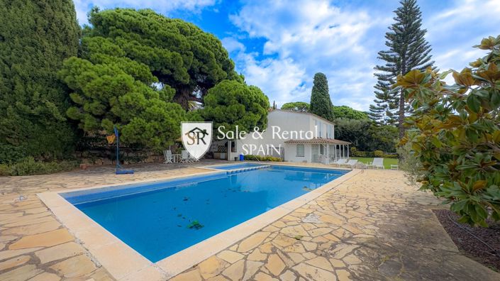 Image No.49-8 Bed Villa for sale