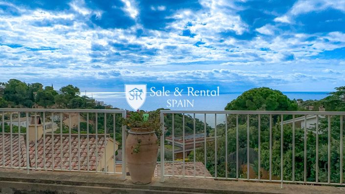 Image No.50-8 Bed Villa for sale