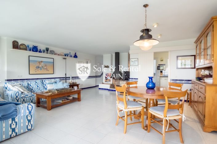 Image No.6-8 Bed Villa for sale