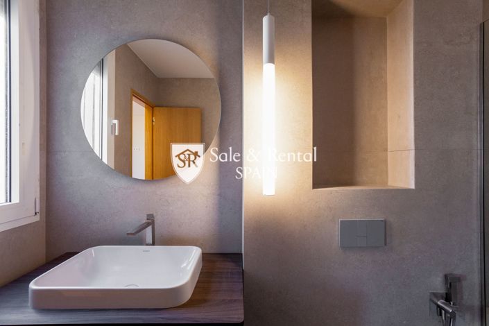 Image No.49-4 Bed Flat for sale