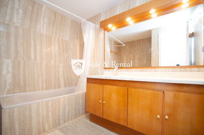 Image No.18-3 Bed Flat for sale