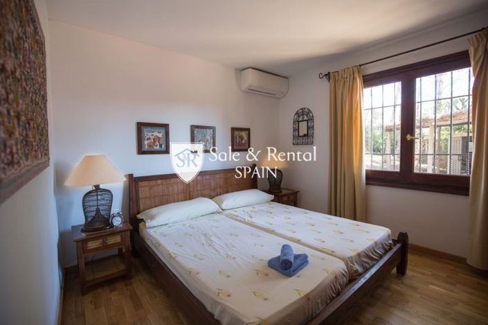 Image No.14-4 Bed Villa for sale