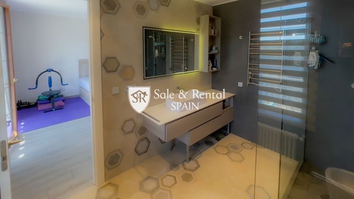 Image No.20-3 Bed Villa for sale