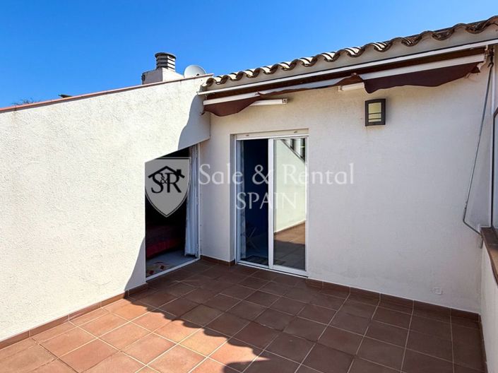 Image No.45-4 Bed Flat for sale