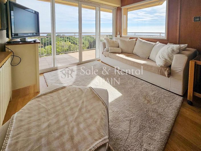 Image No.13-2 Bed Flat for sale