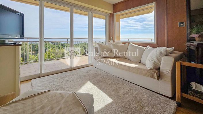 Image No.5-2 Bed Flat for sale