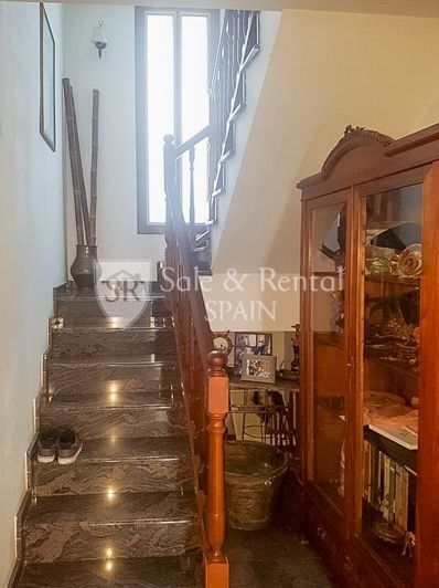 Image No.15-6 Bed Villa for sale