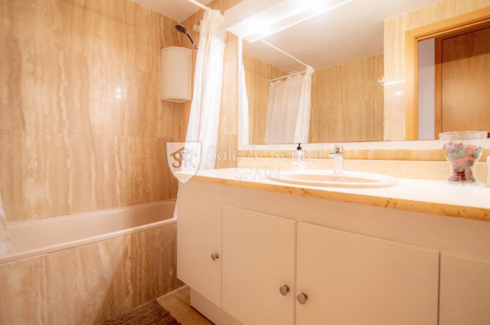 Image No.19-3 Bed Flat for sale